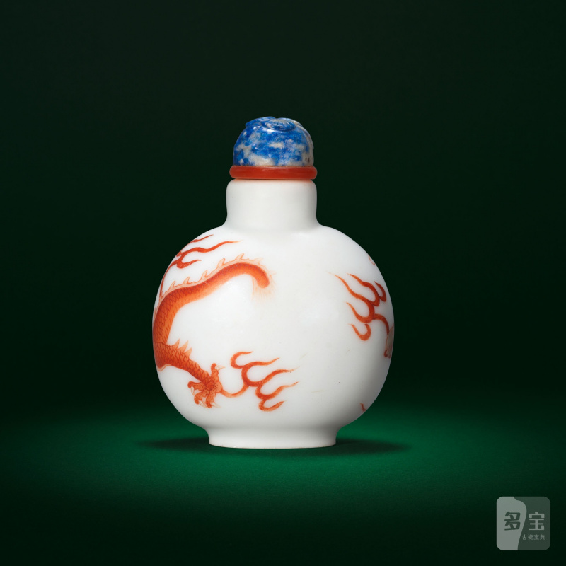 清道光 礬紅彩龍紋鼻烟壺 | AN IRON-RED 'DRAGON AND PEARL' SNUFF BOTTLE - 图6